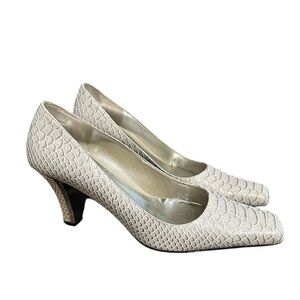 J Renee Abbott White Snake Heels Square Toe Shoe 9M